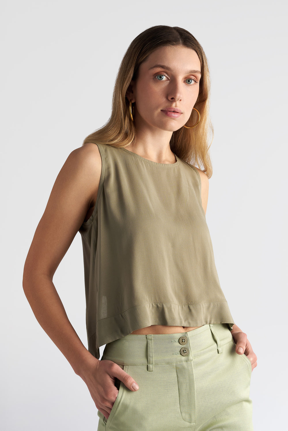 Sleeveless Layered Back Top