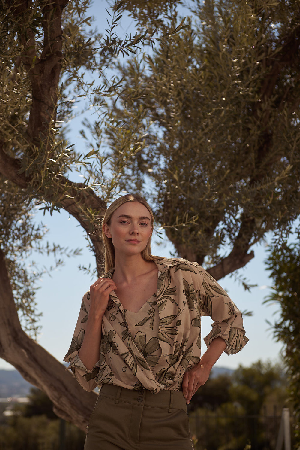 Print V-Neck Shirt With Twisted Knot Detail