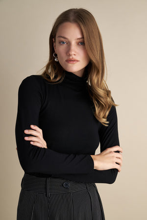 Basic Turtle Neck Top
