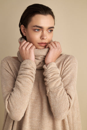 Knitted Mohair Top With Detachable Neck Warmer Vanilla