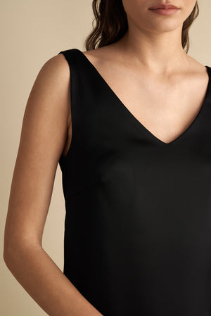 V-Front & Back Satin Top Black