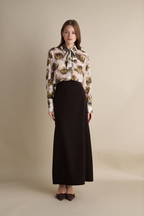 Linear Slit Skirt