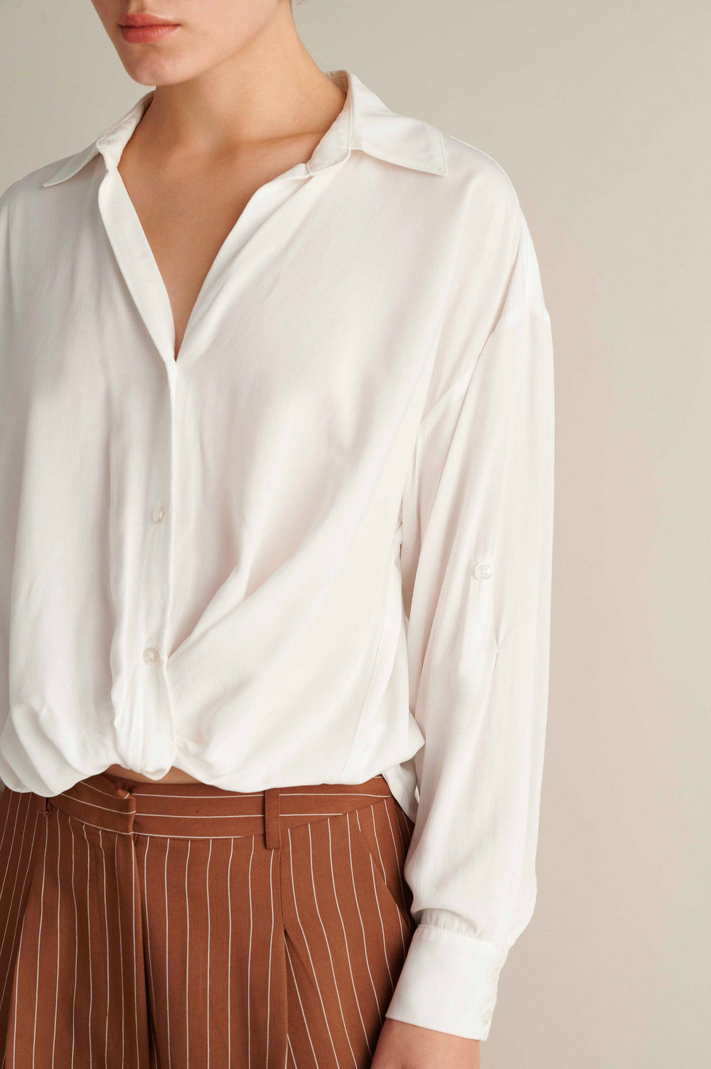 V-Neck Shirt With Twisted Knot Detail White